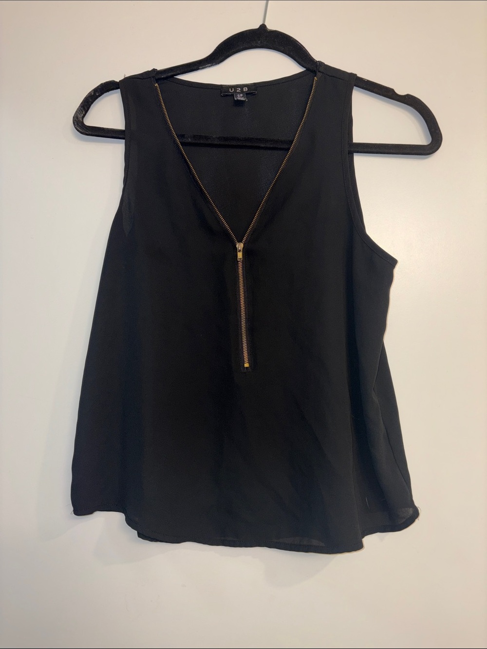 Black Sleeveless Zip-Front Women's Top